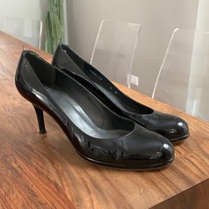 Stuart Weitzman Patent Leather Round Toe Pumps 8M